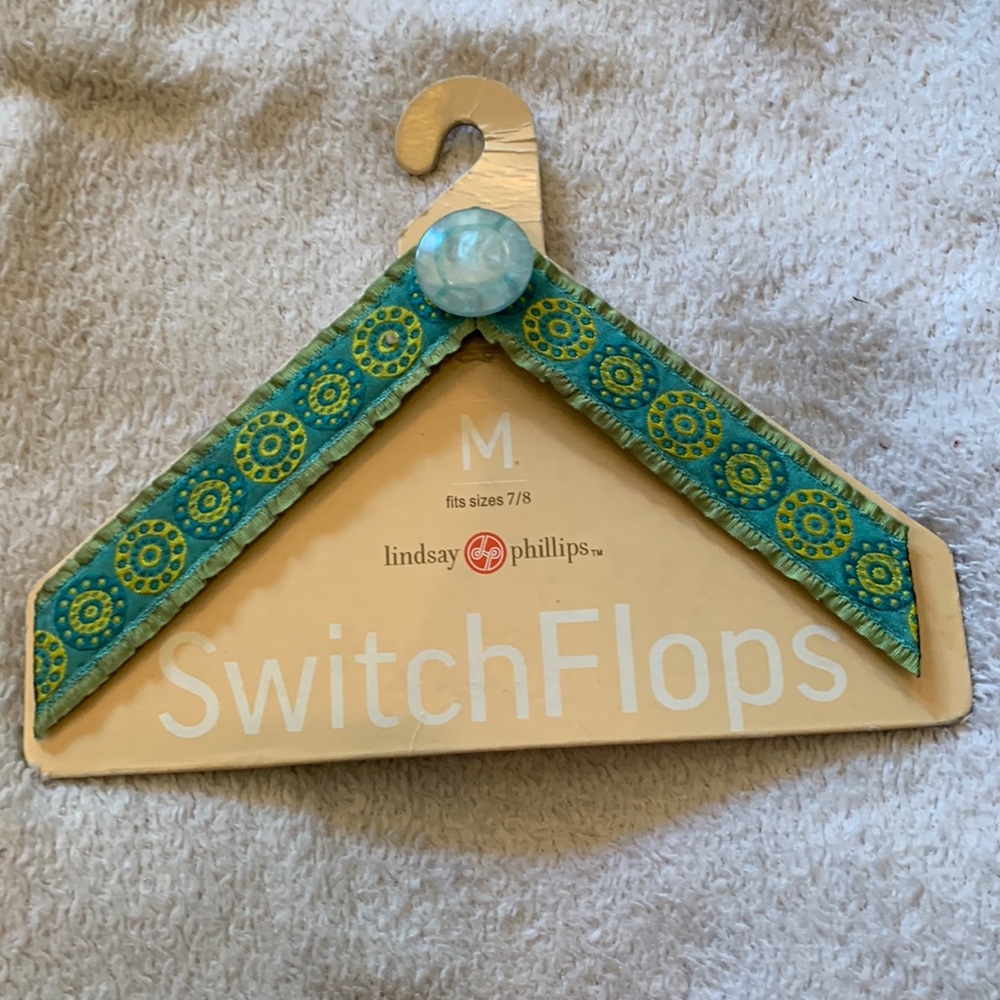 BRAND NEW SwitchFlops by Lindsay Phillips. “Scarlett” pattern. Size Medium.